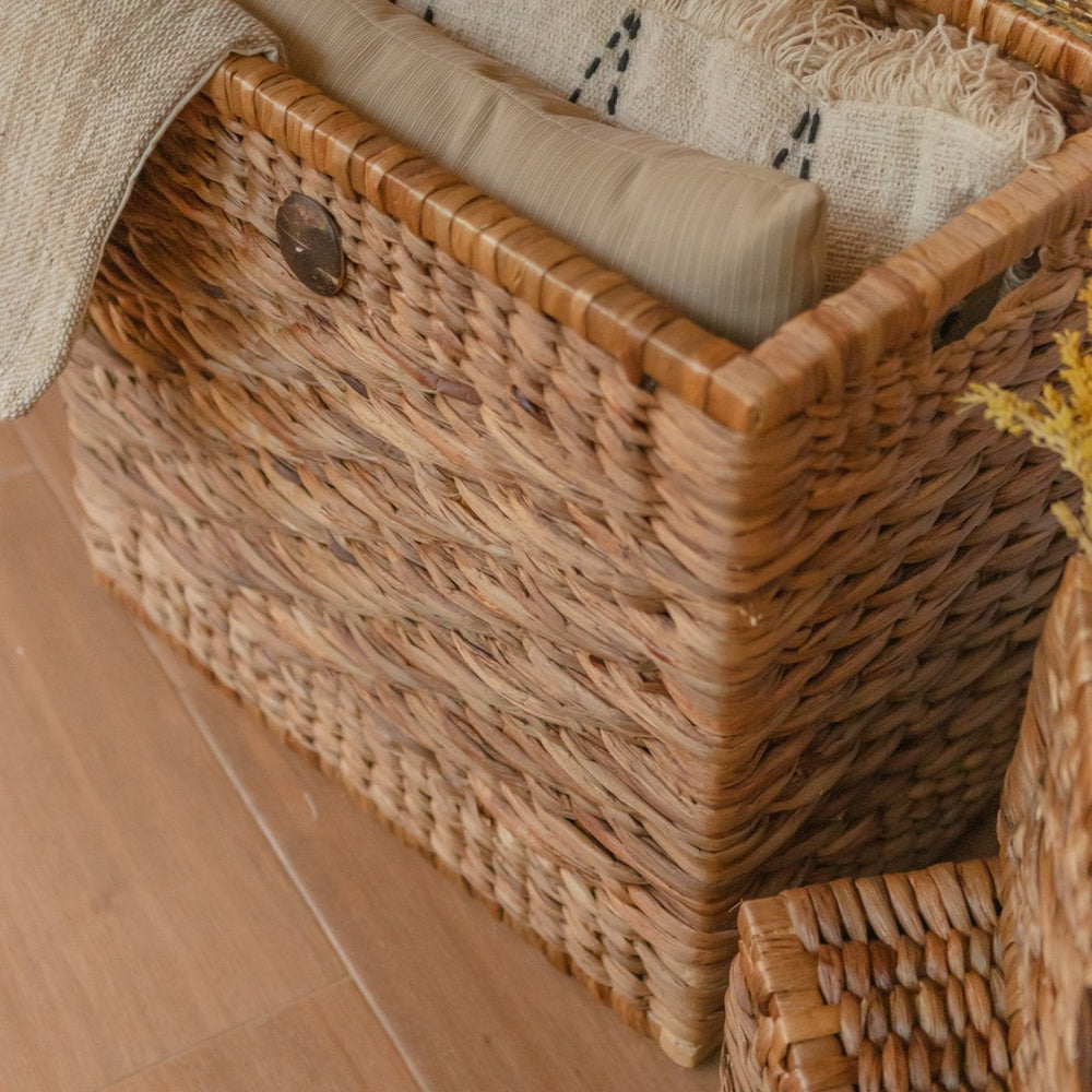 Brown water hyacinth trunk basket with hinged lid