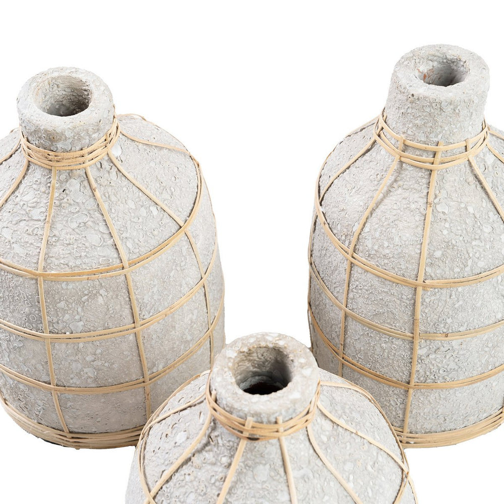 Natural concrete-look vase with rattan detail