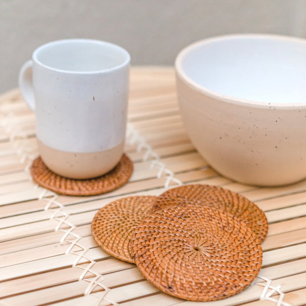 Round brown rattan coasters, set of 4
