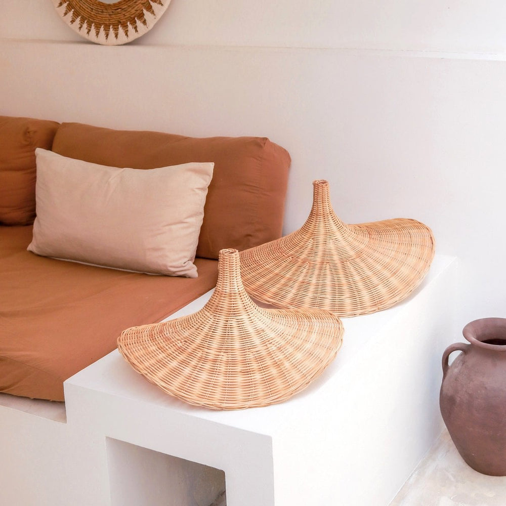 Beige woven rattan funnel-shaped pendant lampshade
