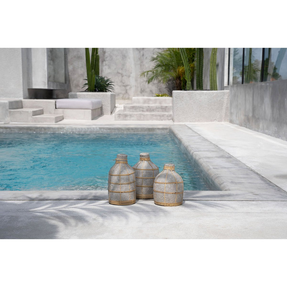 Natural concrete-look vase with rattan detail